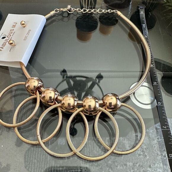 Beautiful loop Rope necklaces with earrings. One Gold set,one Silver & Gold set - Picture 5 of 10